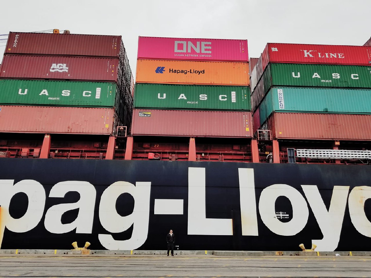 Hapag-Lloyd container ship